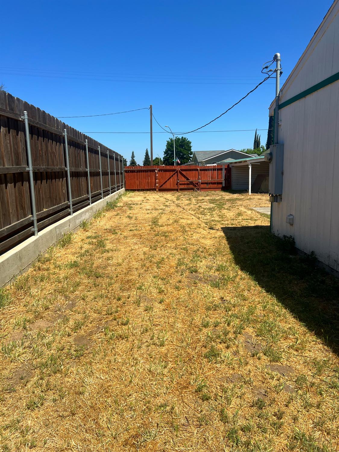 Detail Gallery Image 7 of 13 For 3833 Story Rd, Denair,  CA 95316 - 3 Beds | 2 Baths