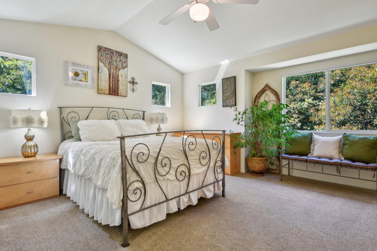 Detail Gallery Image 13 of 53 For 343 Coventry Cir, Folsom,  CA 95630 - 4 Beds | 2/1 Baths