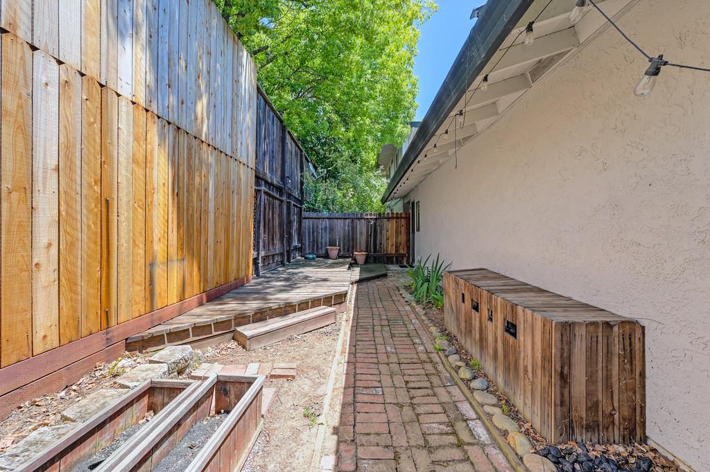 Detail Gallery Image 29 of 34 For 4030 Grover Ct, Carmichael,  CA 95608 - 3 Beds | 2 Baths
