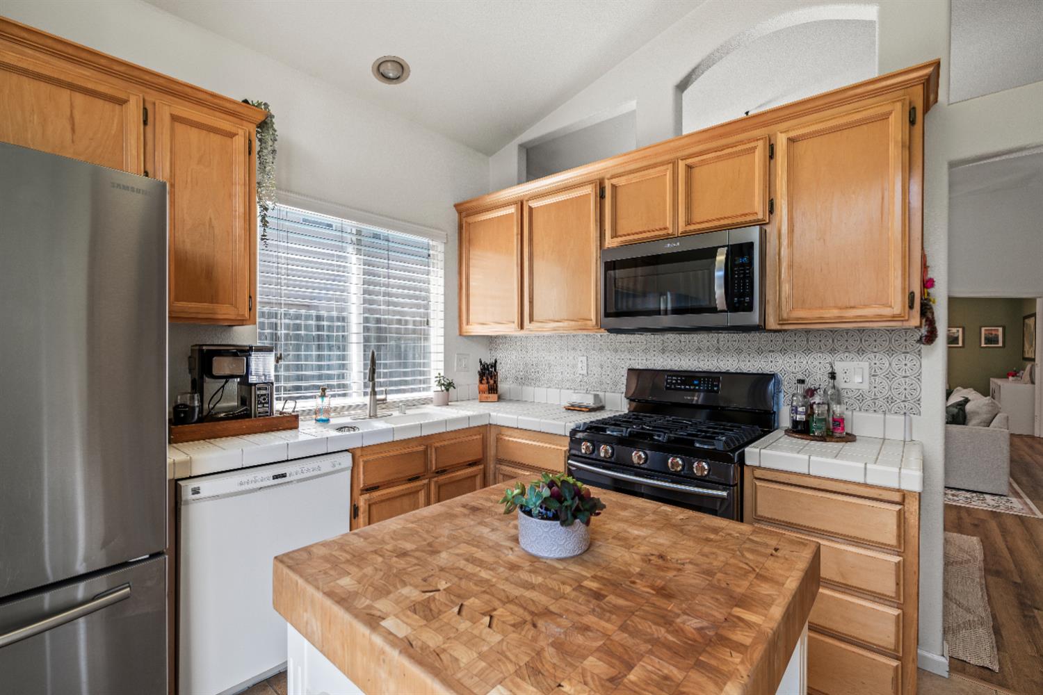 Detail Gallery Image 17 of 31 For 5004 Birchwood Ct, Rocklin,  CA 95677 - 3 Beds | 2 Baths