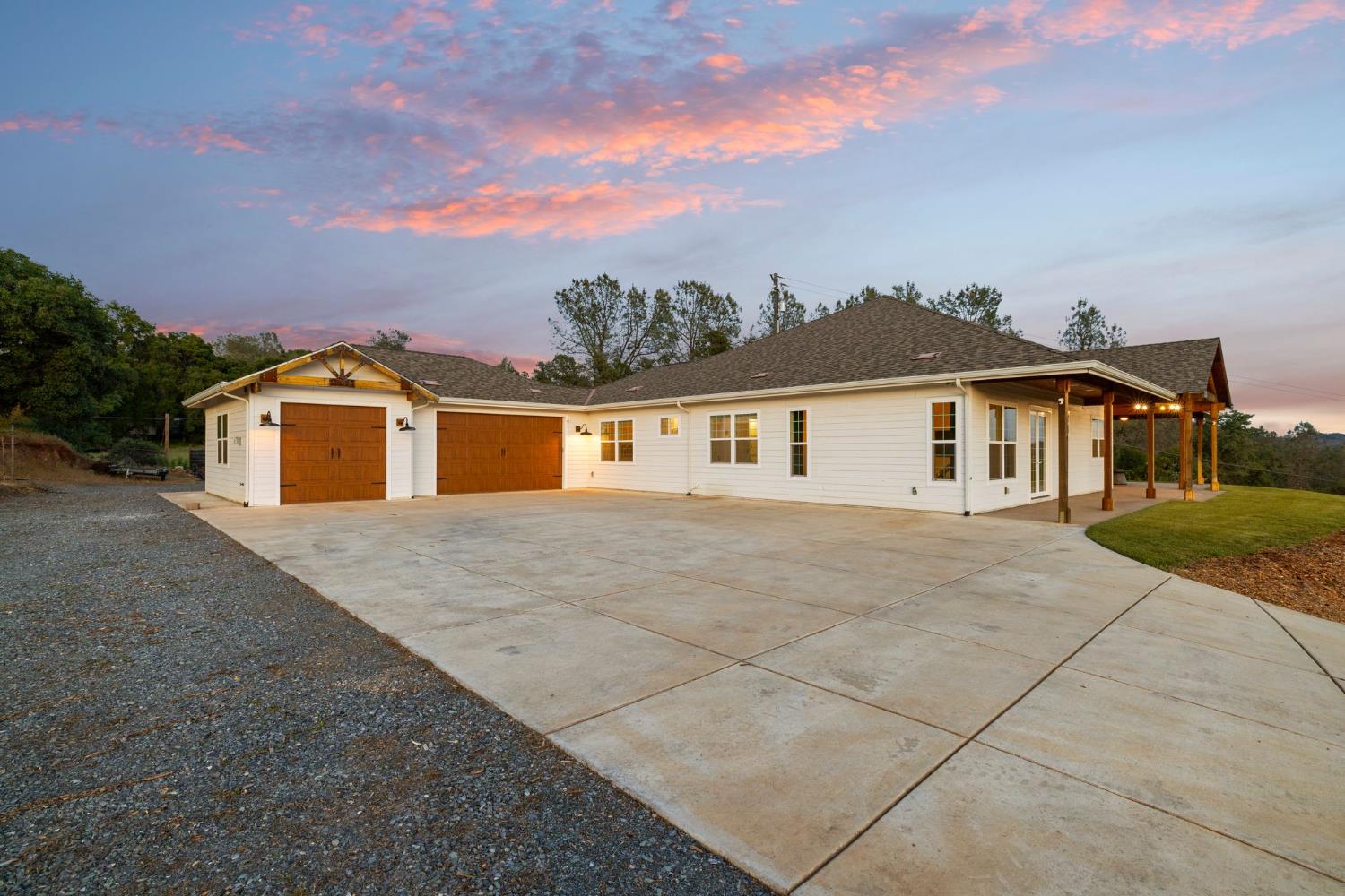 Detail Gallery Image 3 of 77 For 1761 Springvale Rd, Placerville,  CA 95667 - 4 Beds | 3 Baths