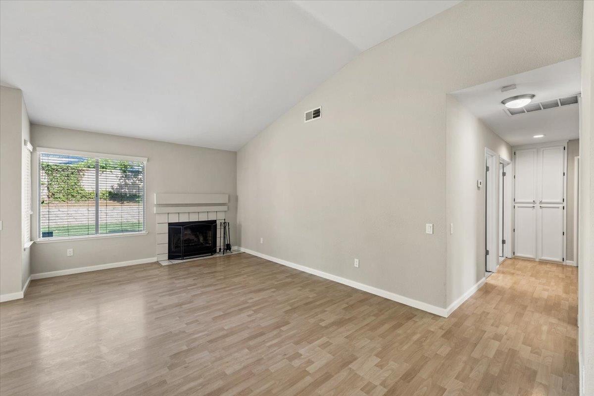 Detail Gallery Image 8 of 36 For 2619 Stoughton Way, Sacramento,  CA 95827 - 3 Beds | 2 Baths