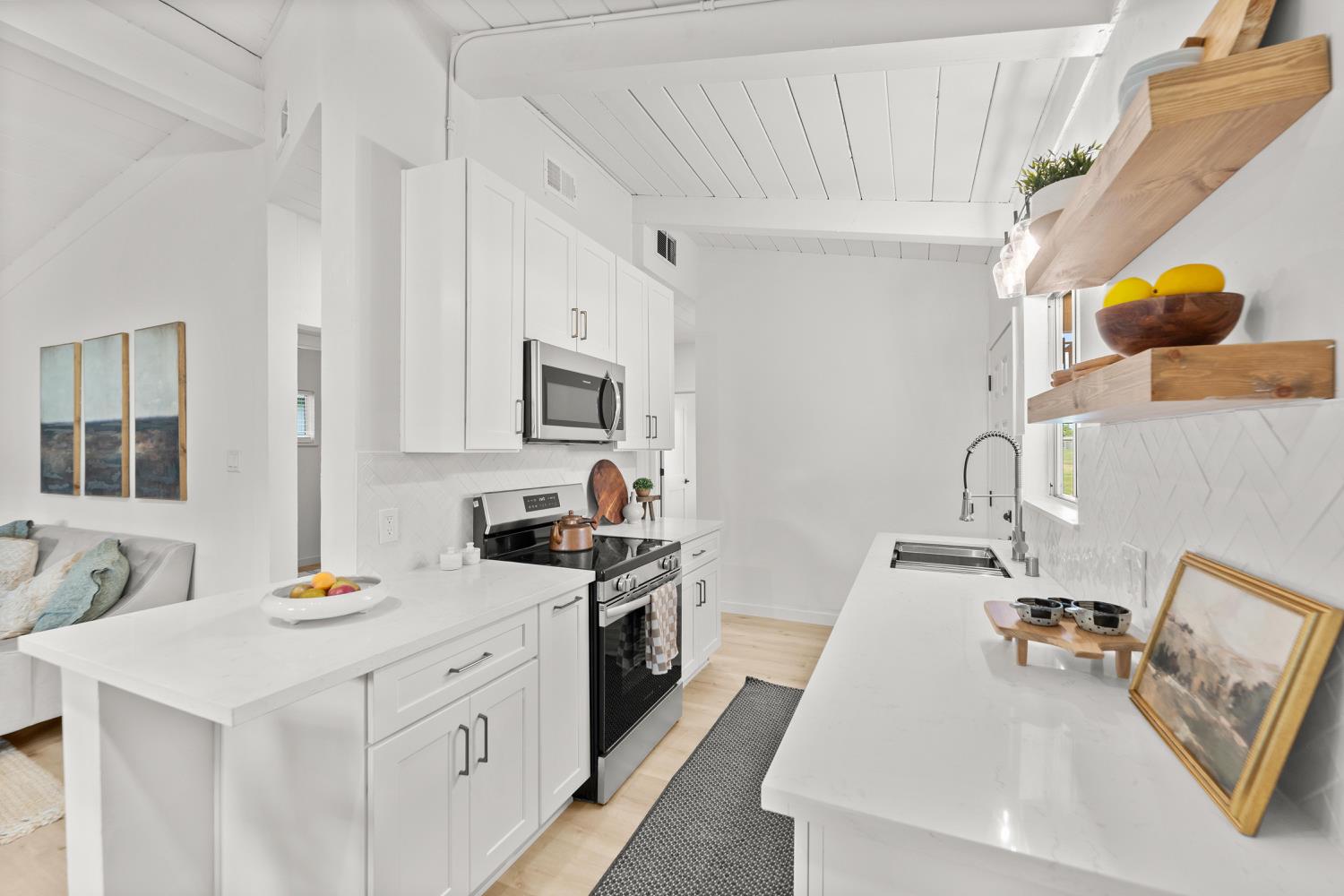 Detail Gallery Image 5 of 42 For 5500 73rd St, Sacramento,  CA 95820 - 3 Beds | 1 Baths