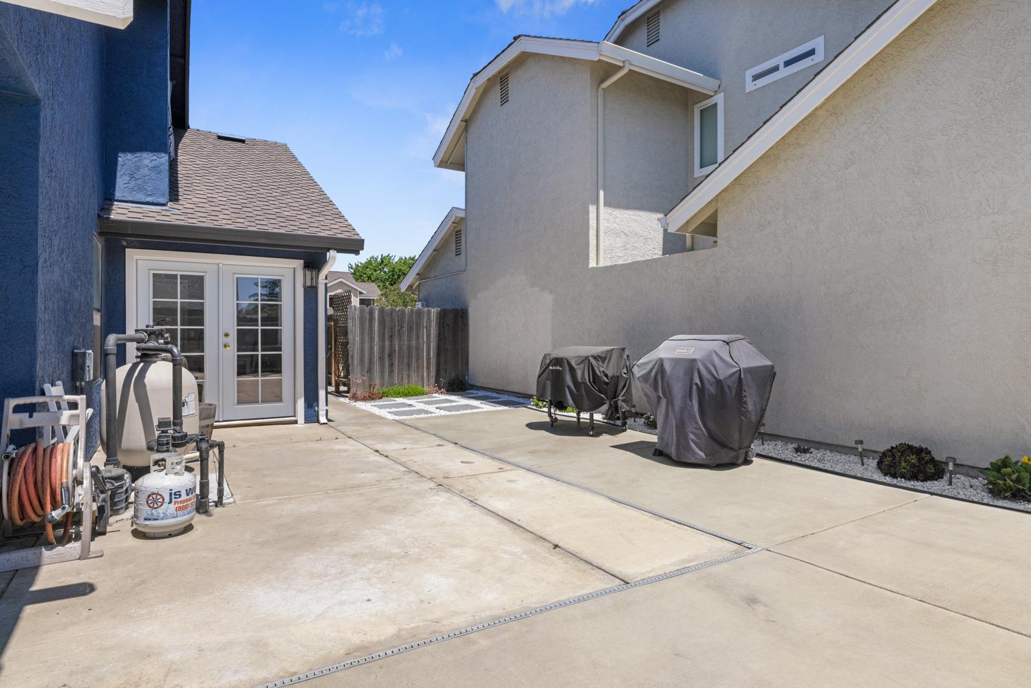 Detail Gallery Image 39 of 44 For 1184 Wood Duck Ct, Manteca,  CA 95337 - 4 Beds | 3 Baths