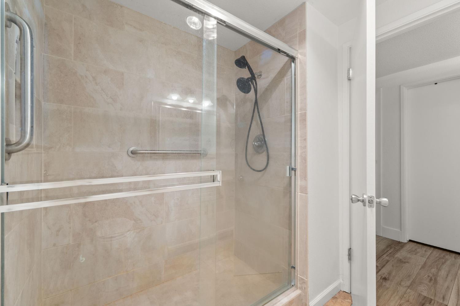 Photo #26: 225066352 Listing: Photo #26