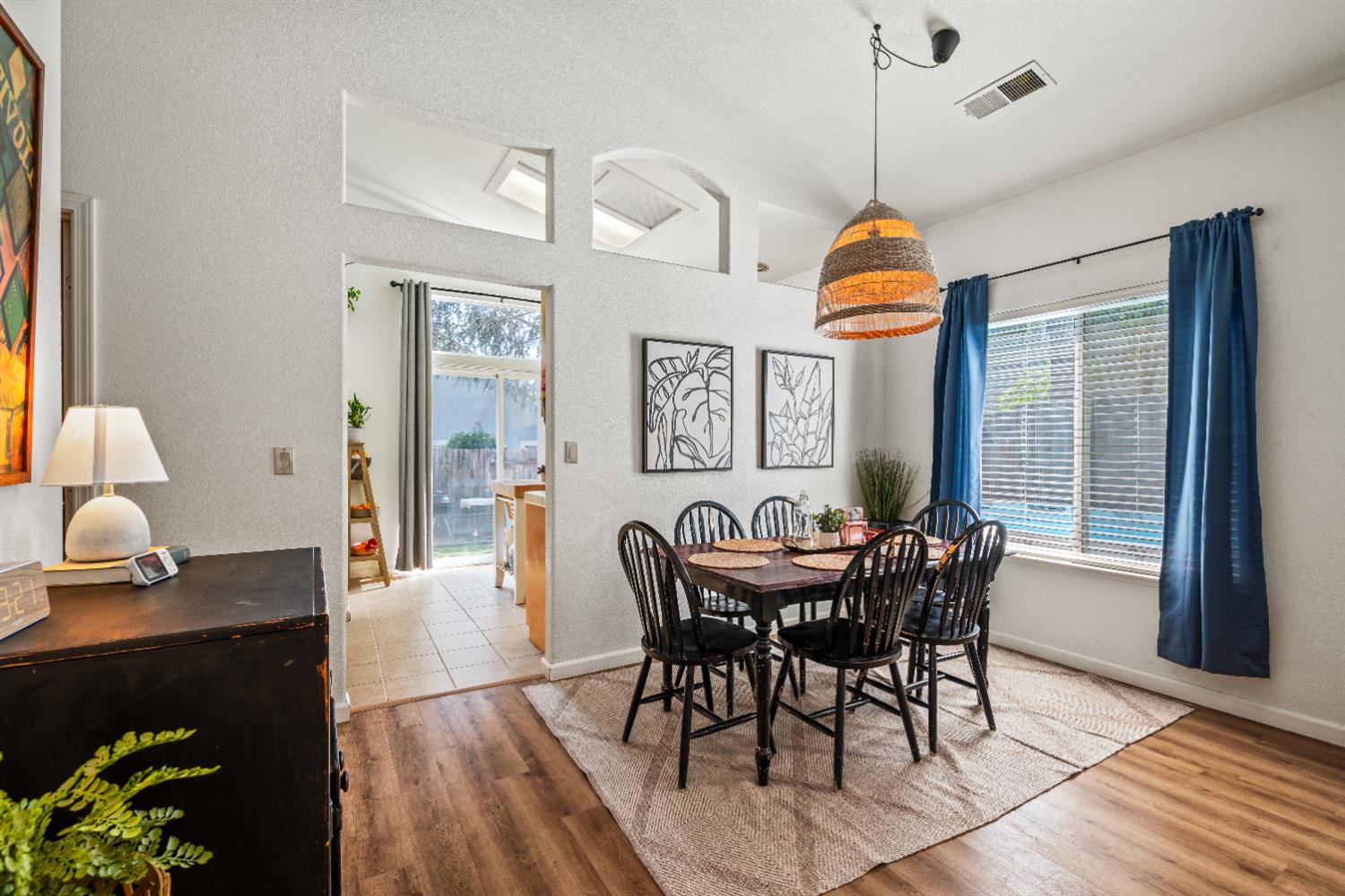 Detail Gallery Image 14 of 31 For 5004 Birchwood Ct, Rocklin,  CA 95677 - 3 Beds | 2 Baths