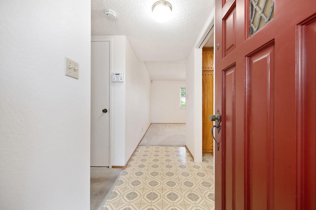 Detail Gallery Image 5 of 40 For 2333 Pinturo Way, Rancho Cordova,  CA 95670 - 4 Beds | 2 Baths