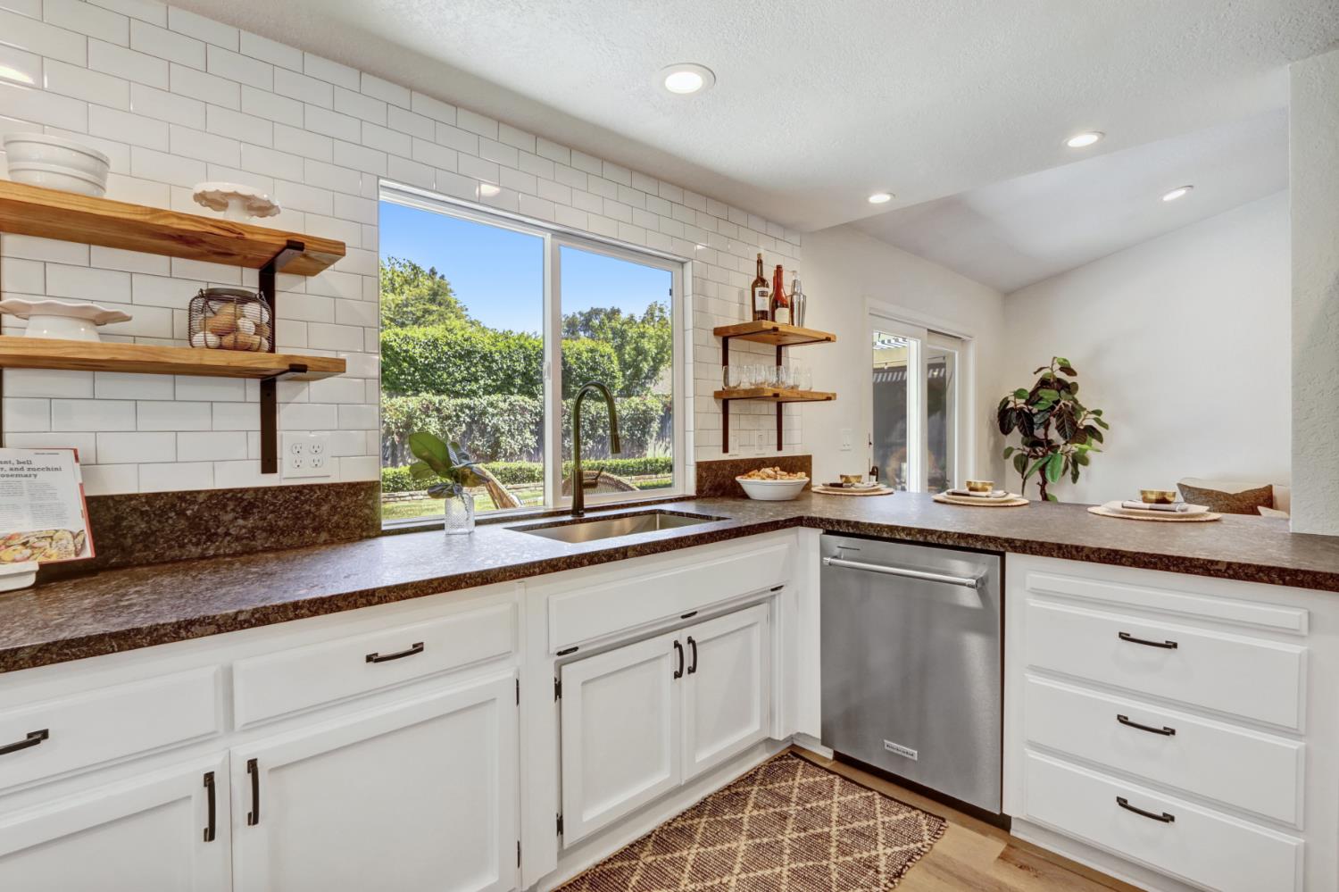 Detail Gallery Image 19 of 38 For 4939 Kurz Cir, Carmichael,  CA 95608 - 3 Beds | 2 Baths
