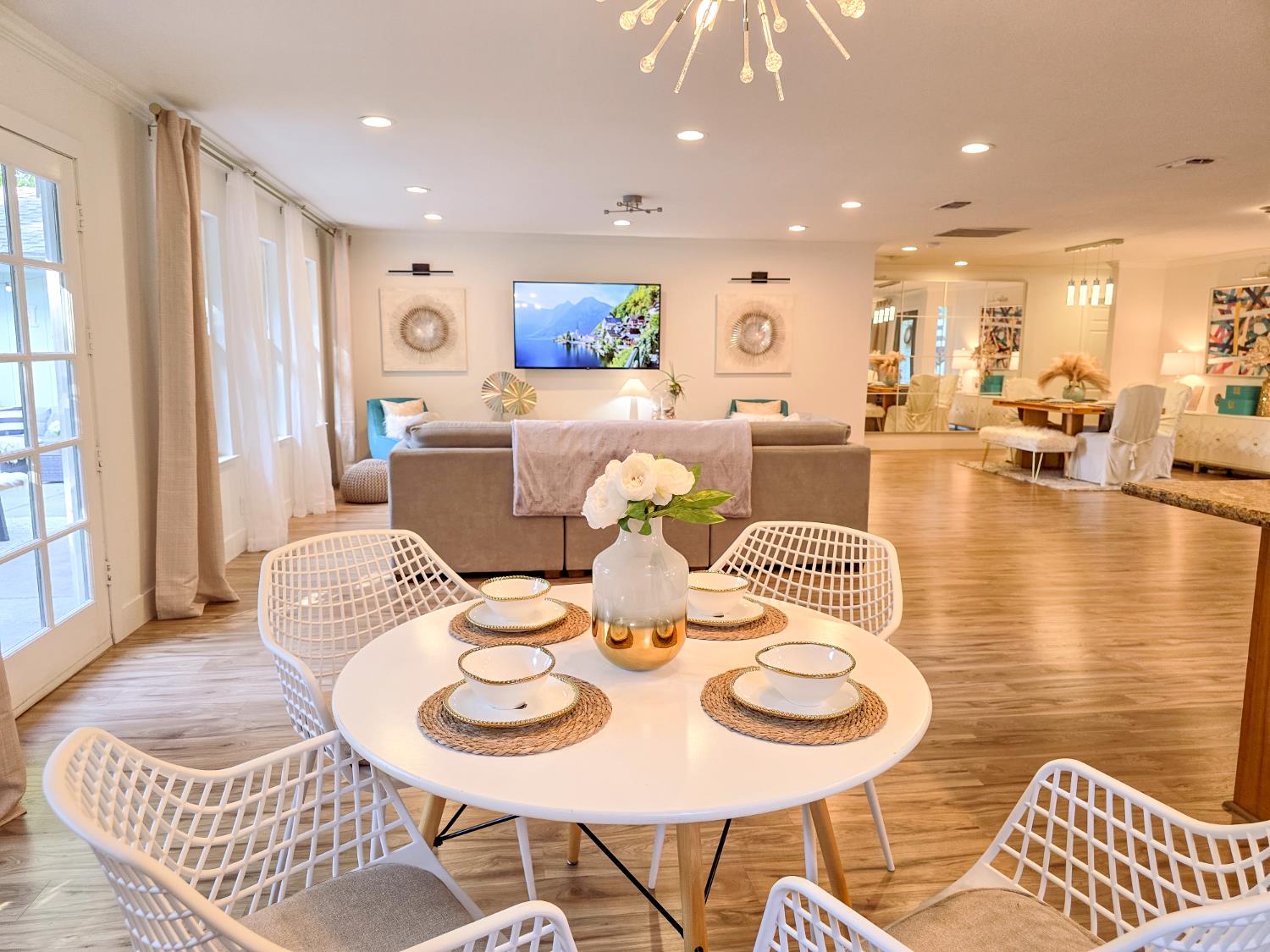 Detail Gallery Image 5 of 21 For 8174 Joe Rodgers Rd, Granite Bay,  CA 95746 - 3 Beds | 2/1 Baths