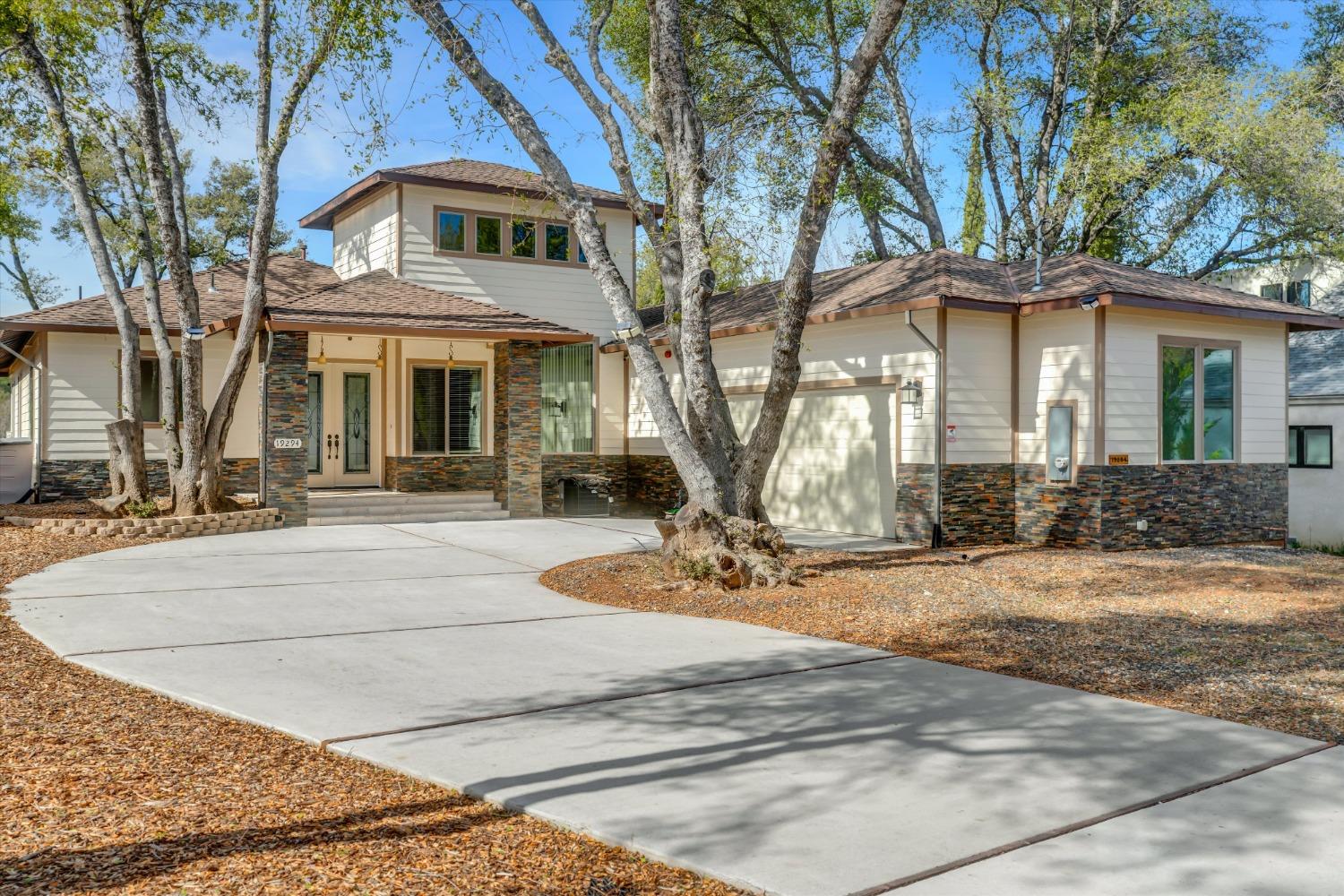 Oak Grove Circle, Groveland, California image 1