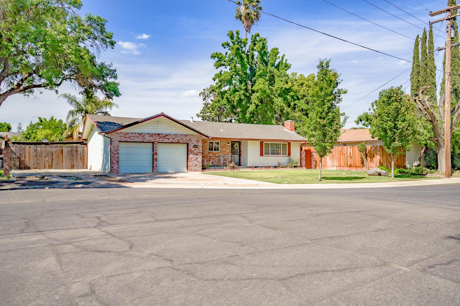 Detail Gallery Image 3 of 41 For 1425 Rosemead Ct, Modesto,  CA 95350 - 3 Beds | 2 Baths