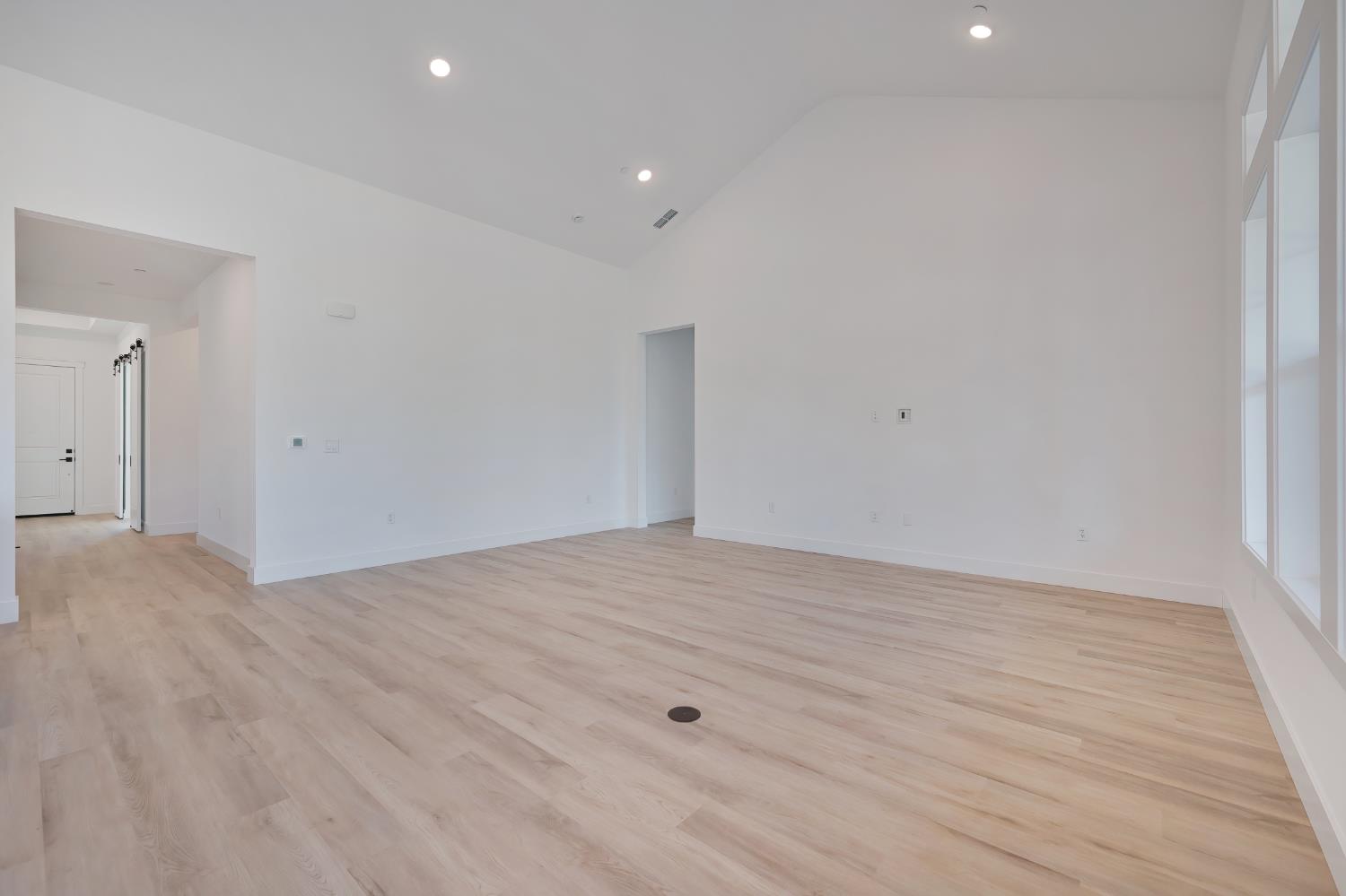 Detail Gallery Image 9 of 39 For 15045 via Sansovino, Sloughhouse,  CA 95683 - 3 Beds | 2 Baths