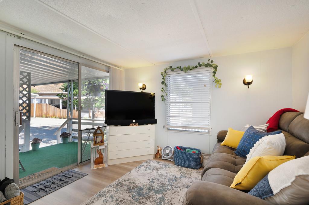 Detail Gallery Image 7 of 38 For 6175 Nob Hill Drive, Newcastle,  CA 95658 - 2 Beds | 1 Baths