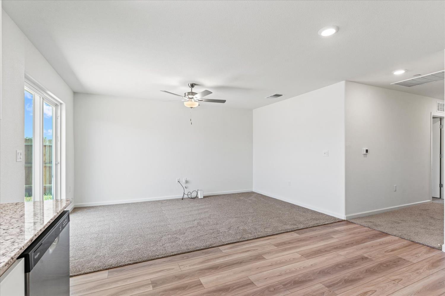 Detail Gallery Image 16 of 35 For 2193 Mickelson Dr, Linda,  CA 95901 - 3 Beds | 2 Baths