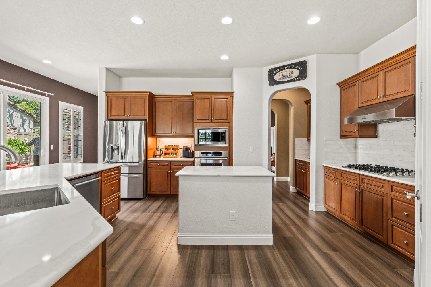 Detail Gallery Image 2 of 31 For 9535 Pinehurst Dr, Roseville,  CA 95747 - 4 Beds | 4 Baths