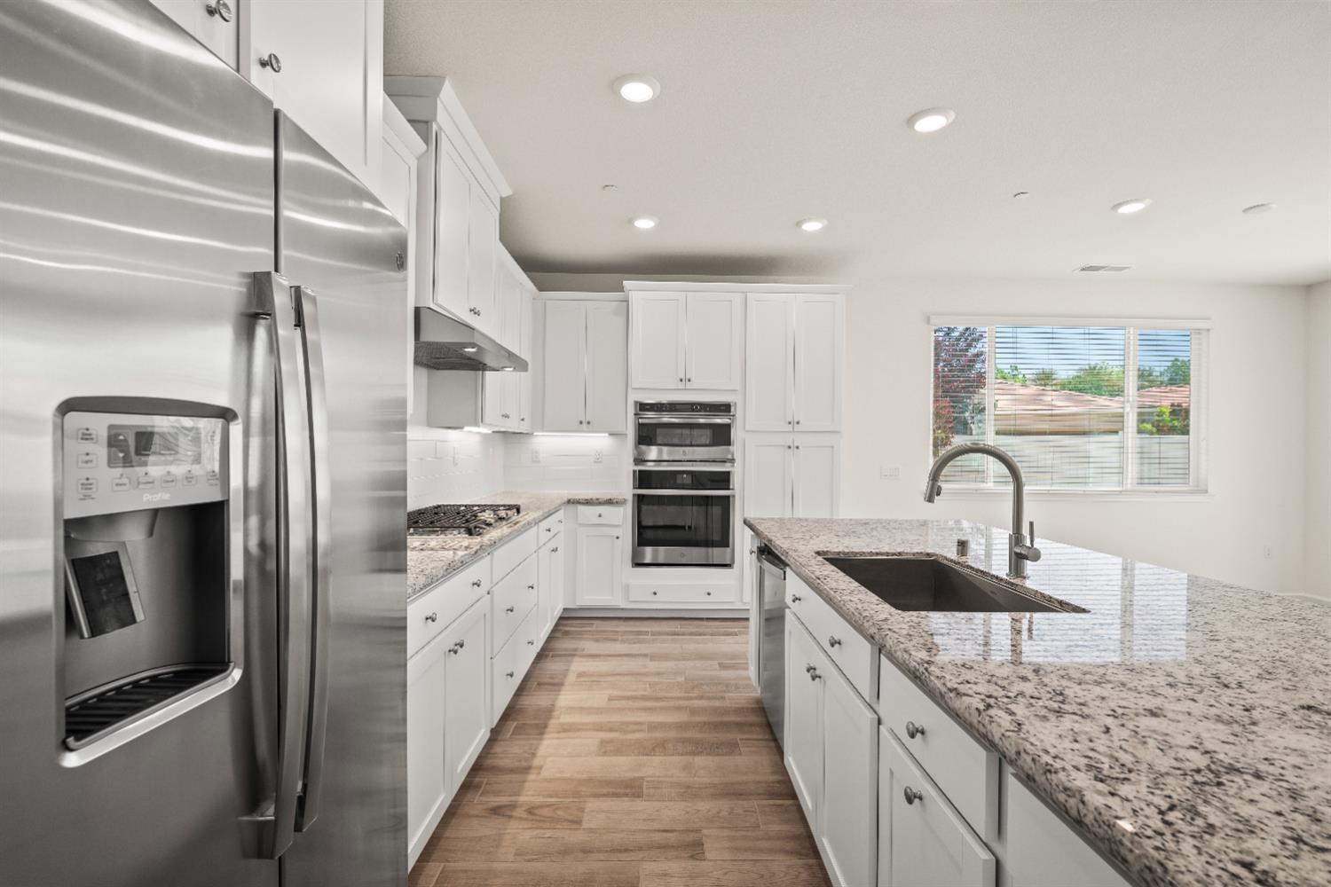 Detail Gallery Image 15 of 43 For 8924 El Cielo Ln, El Dorado Hills,  CA 95762 - 2 Beds | 2 Baths