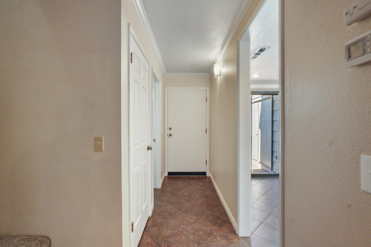 Detail Gallery Image 11 of 28 For 230 W Rumble Rd #B,  Modesto,  CA 95350 - 2 Beds | 1/1 Baths