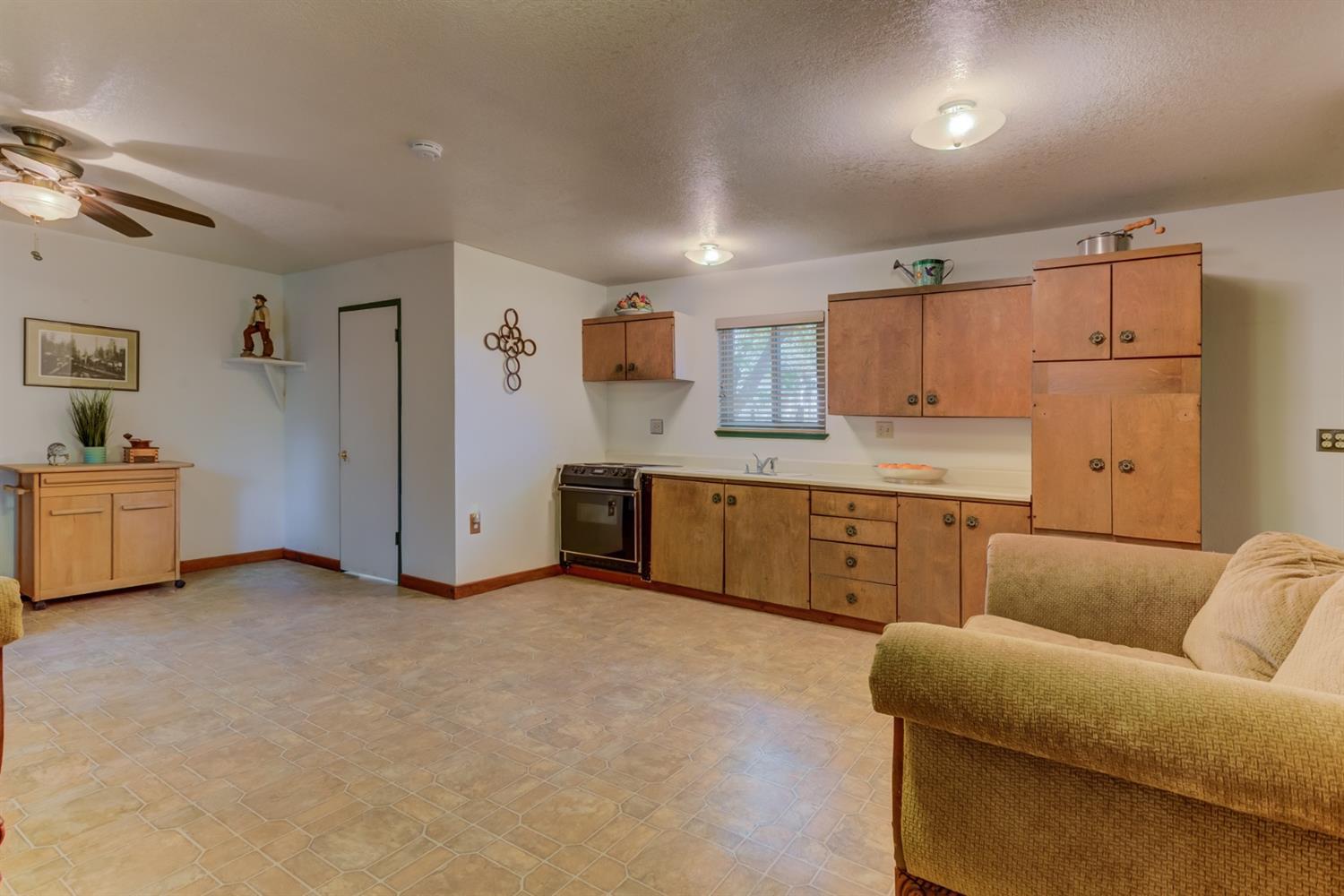 Detail Gallery Image 34 of 51 For 7398 16th St, Rio Linda,  CA 95673 - 3 Beds | 3 Baths