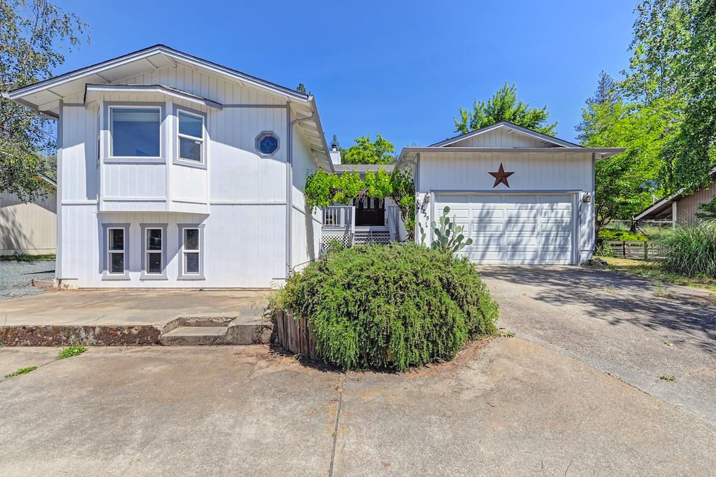 Detail Gallery Image 2 of 68 For 17725 Lake Forest Dr, Penn Valley,  CA 95946 - 3 Beds | 2 Baths
