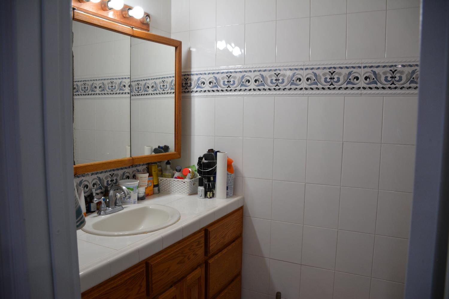 Detail Gallery Image 13 of 19 For 148 Puerto Golfito Ct, San Jose,  CA 95116 - 4 Beds | 2/1 Baths