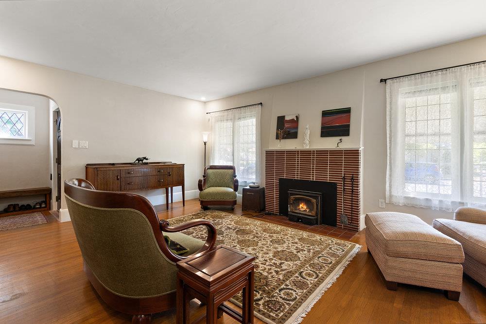 Detail Gallery Image 7 of 35 For 2709 23rd St, Sacramento,  CA 95818 - 2 Beds | 1 Baths