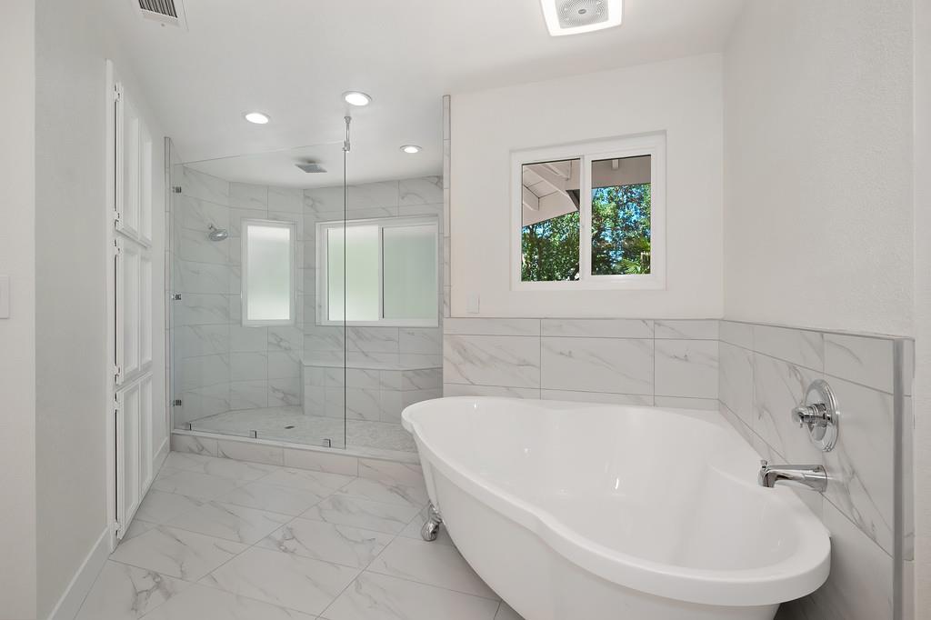 Detail Gallery Image 4 of 62 For 5069 Oak Mello Ct, Elk Grove,  CA 95758 - 4 Beds | 3 Baths