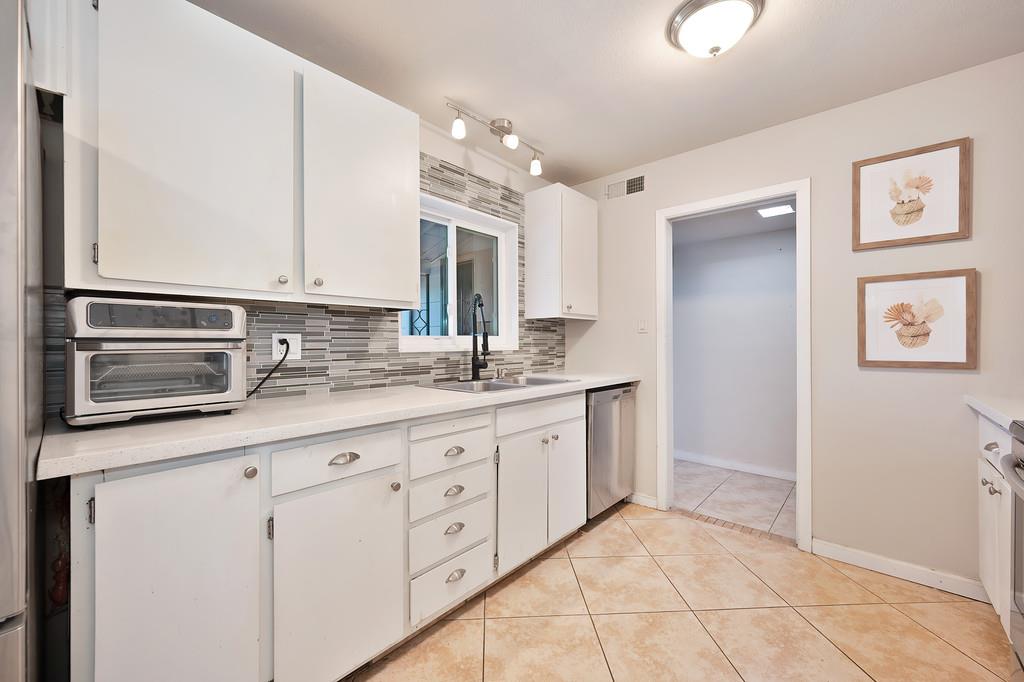 Coloma Road, Rancho Cordova, California image 10