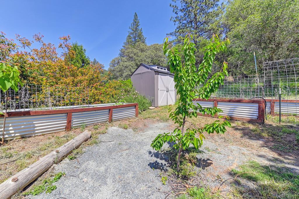 Detail Gallery Image 49 of 68 For 17725 Lake Forest Dr, Penn Valley,  CA 95946 - 3 Beds | 2 Baths