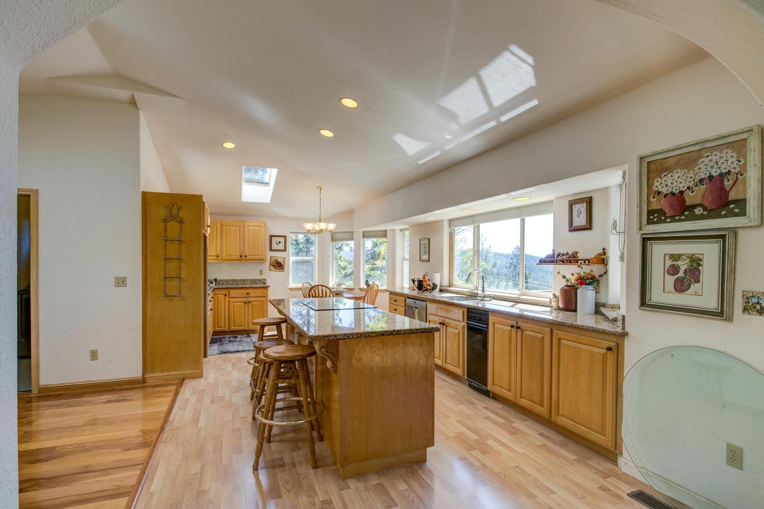 Detail Gallery Image 12 of 58 For 3340 Menominee, Arnold,  CA 95223 - 3 Beds | 2/1 Baths
