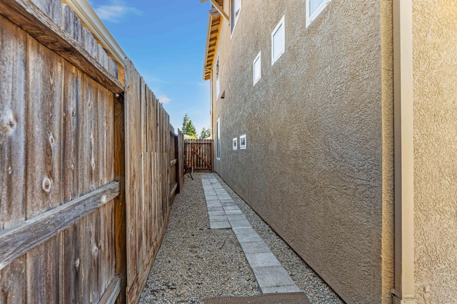 Detail Gallery Image 47 of 64 For 3913 Misty Ln, Modesto,  CA 95355 - 4 Beds | 3 Baths