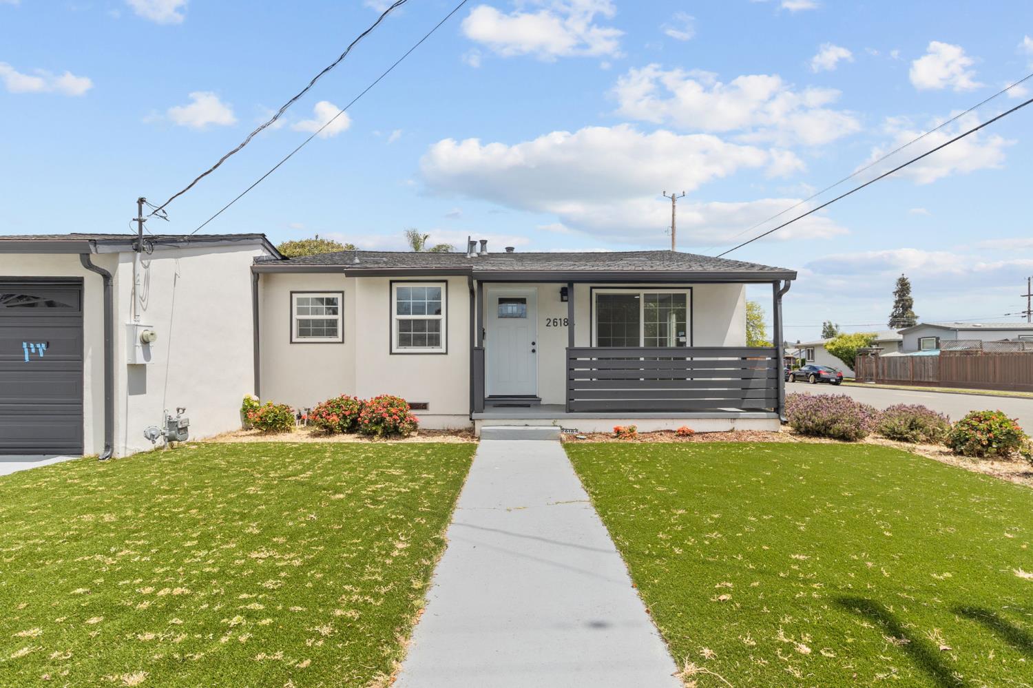 Detail Gallery Image 3 of 30 For 26184 Stanwood Ave, Hayward,  CA 94544 - 3 Beds | 2 Baths
