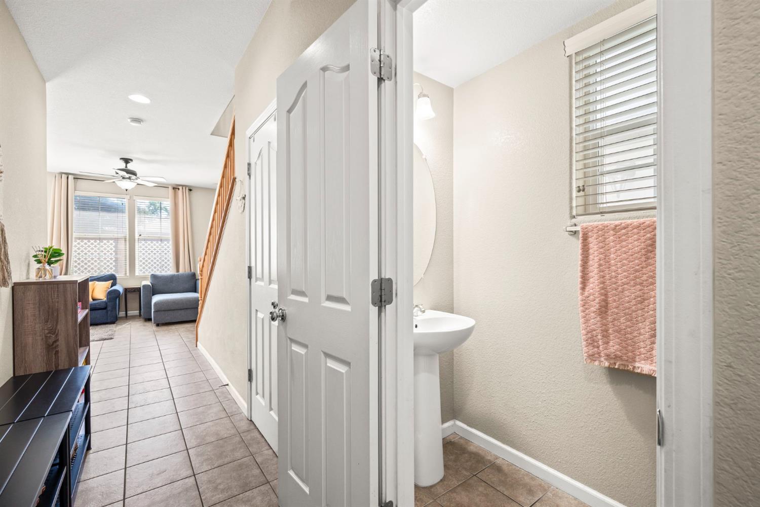 Detail Gallery Image 6 of 34 For 8596 Cortina Cir, Roseville,  CA 95678 - 3 Beds | 2/1 Baths