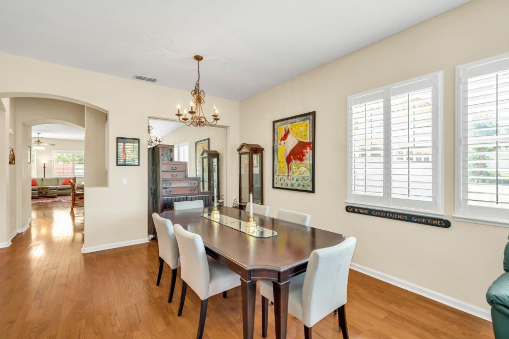 Detail Gallery Image 8 of 47 For 9145 Greendale Ct, Elk Grove,  CA 95758 - 4 Beds | 2 Baths