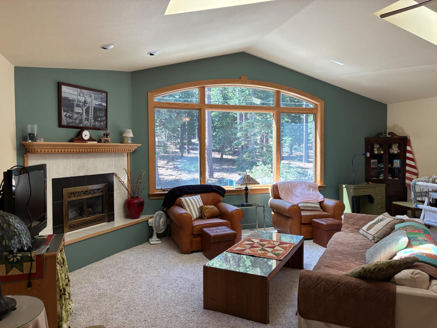 Detail Gallery Image 18 of 42 For 1724 Mohican Dr, South Lake Tahoe,  CA 96150 - 3 Beds | 2/1 Baths