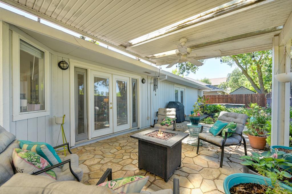 Detail Gallery Image 33 of 38 For 9763 Falcon Meadow, Elk Grove,  CA 95624 - 3 Beds | 2 Baths