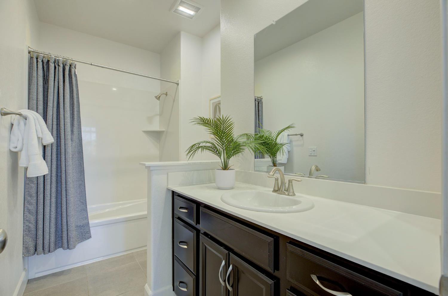 Detail Gallery Image 29 of 50 For 1216 Fence Post Way, Roseville,  CA 95747 - 4 Beds | 4 Baths