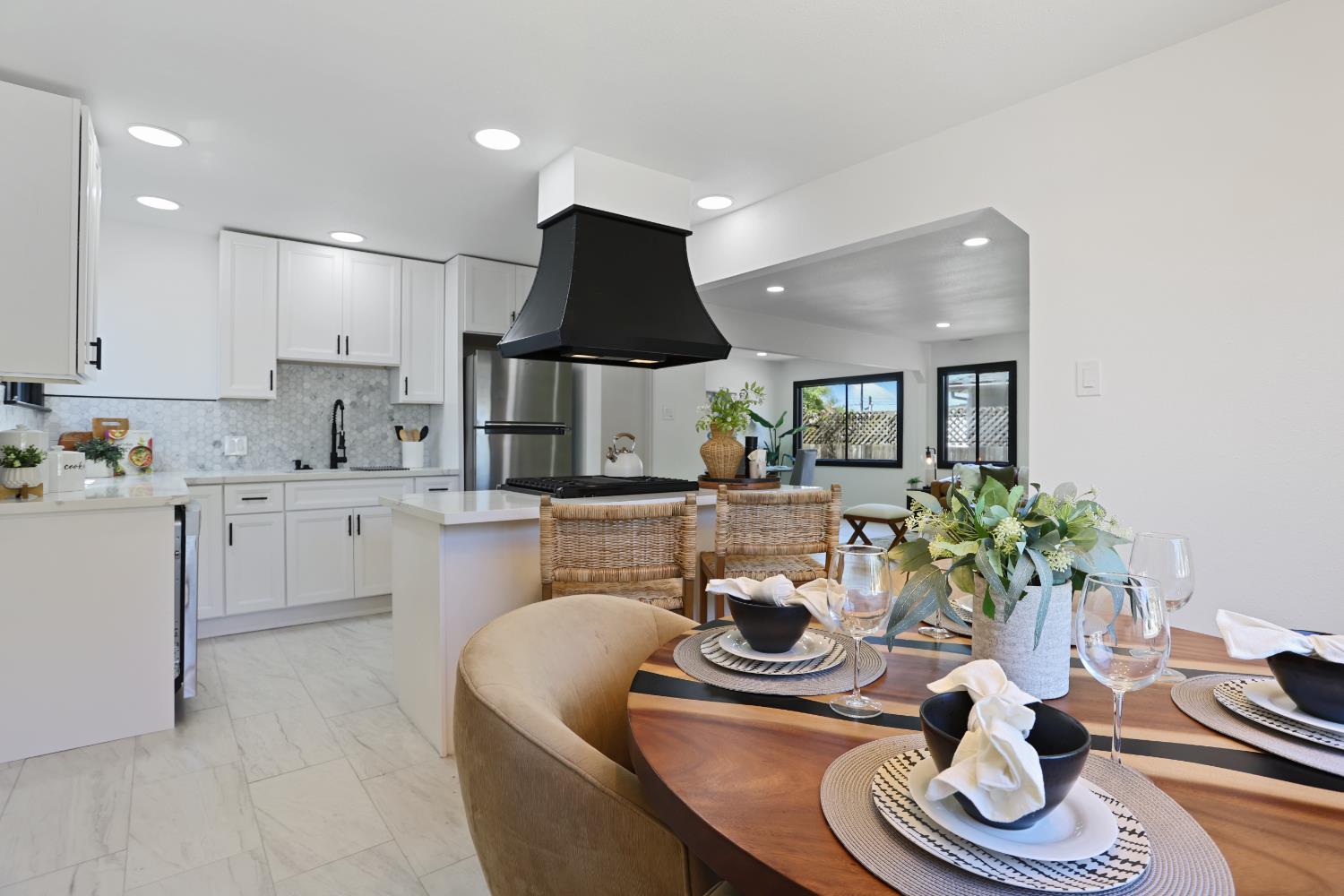 Detail Gallery Image 13 of 29 For 5528 Solano Ave, Richmond,  CA 94805 - 4 Beds | 2 Baths