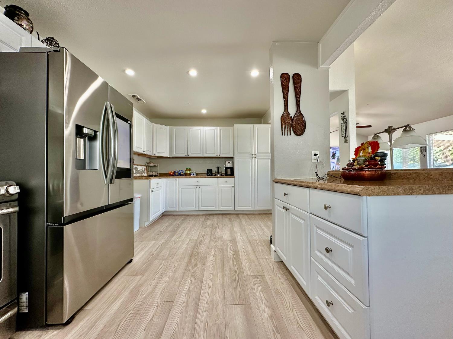Detail Gallery Image 8 of 19 For 1833 Reisling Dr, Lodi,  CA 95240 - 4 Beds | 2 Baths