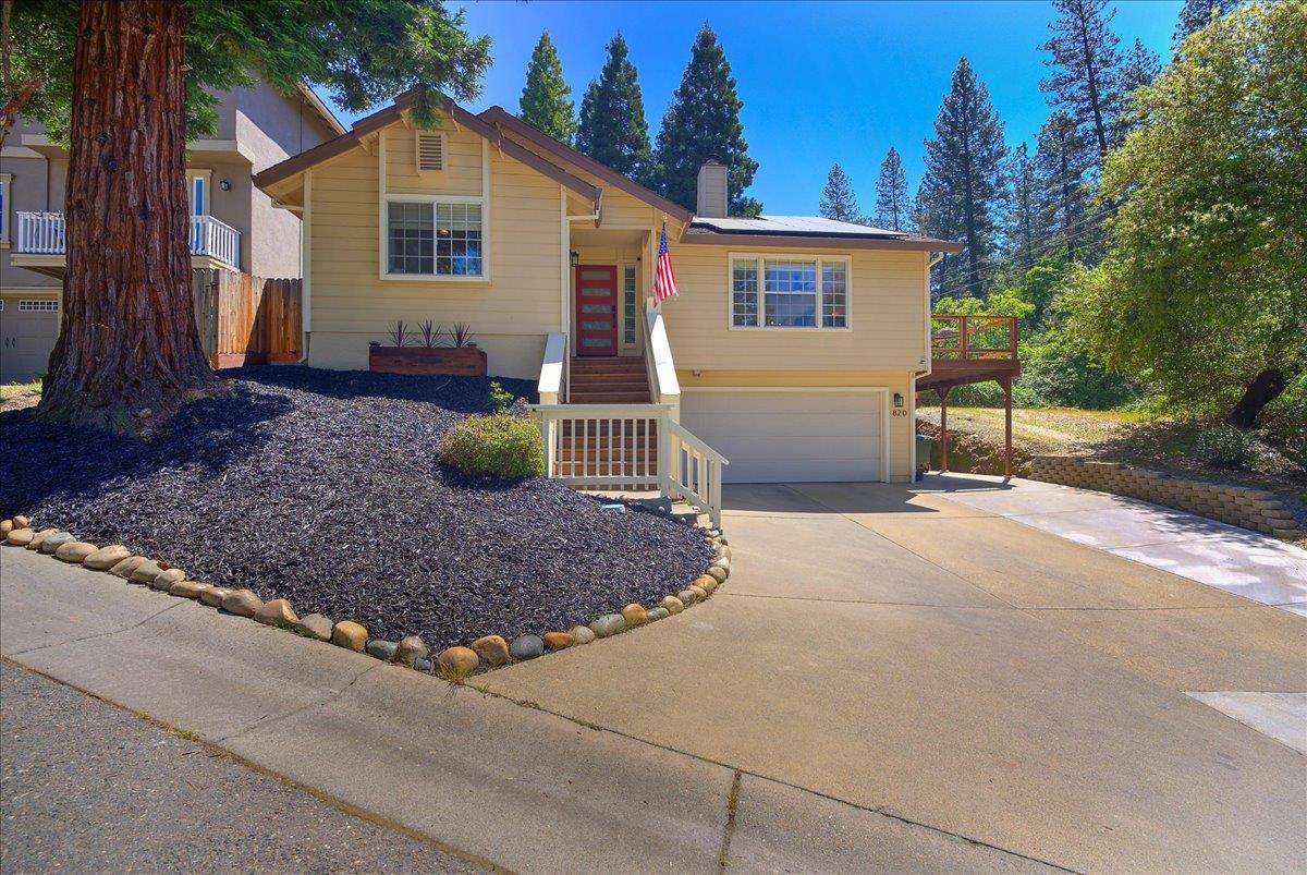 Detail Gallery Image 1 of 36 For 820 Estey Way, Placerville,  CA 95667 - 3 Beds | 2 Baths