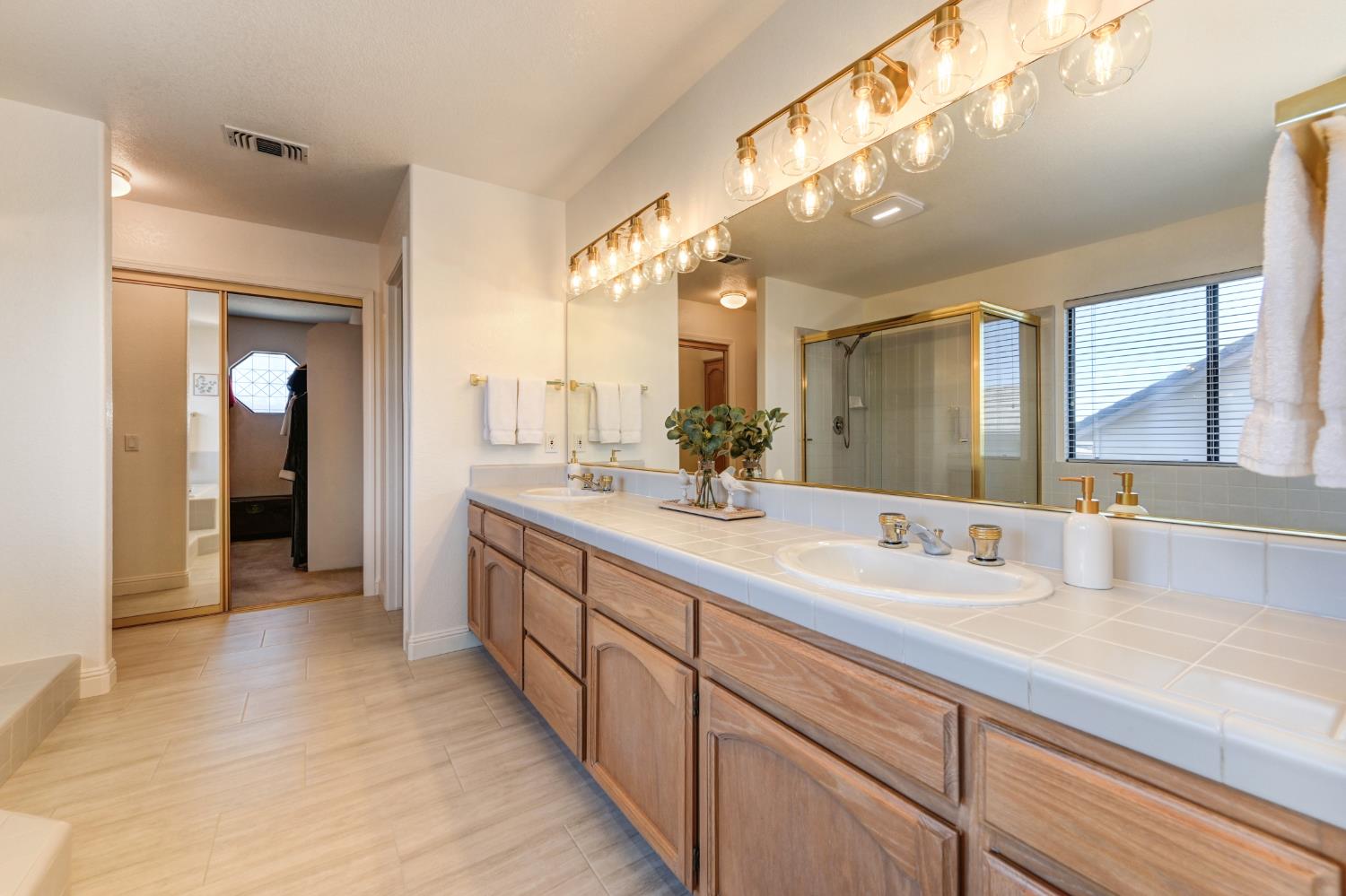 Detail Gallery Image 30 of 43 For 5313 Thunder Ridge Cir, Rocklin,  CA 95765 - 4 Beds | 3 Baths