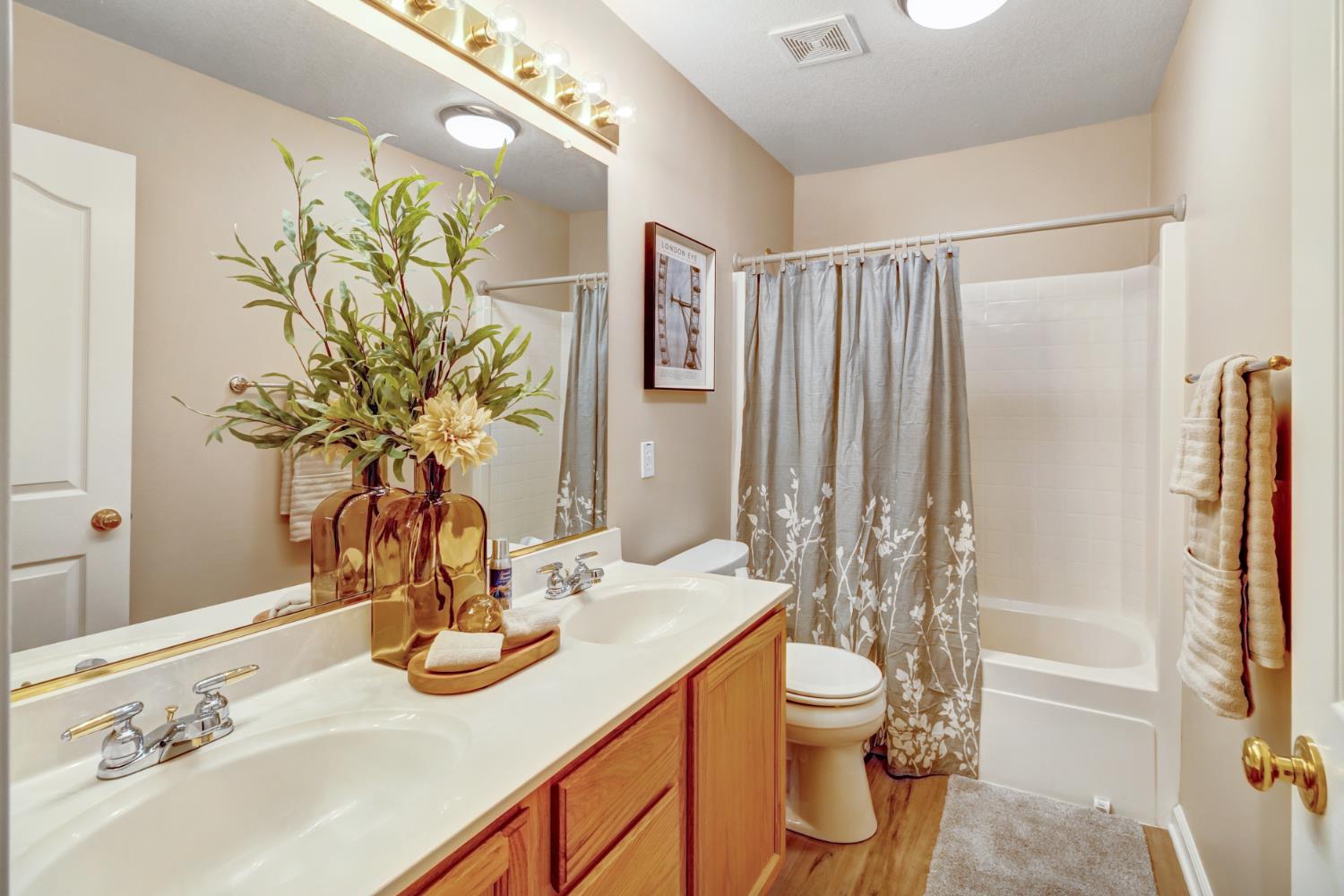 Detail Gallery Image 33 of 47 For 711 Sands Way, Folsom,  CA 95630 - 3 Beds | 2 Baths
