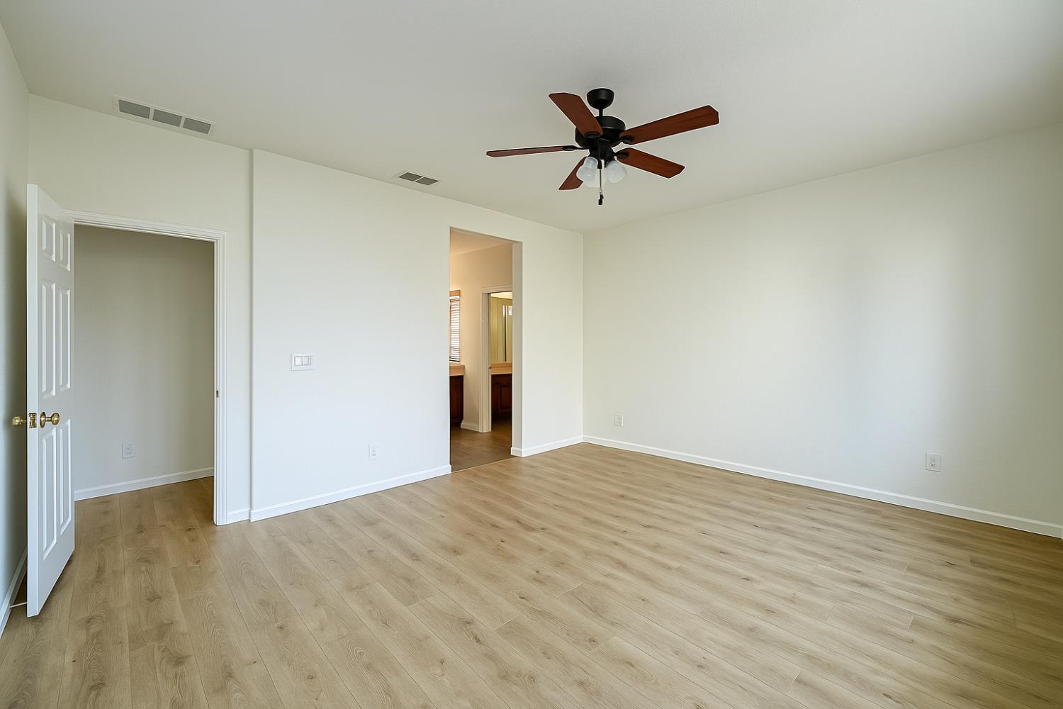 Detail Gallery Image 12 of 24 For 5666 La Casa Way, Sacramento,  CA 95835 - 3 Beds | 2 Baths