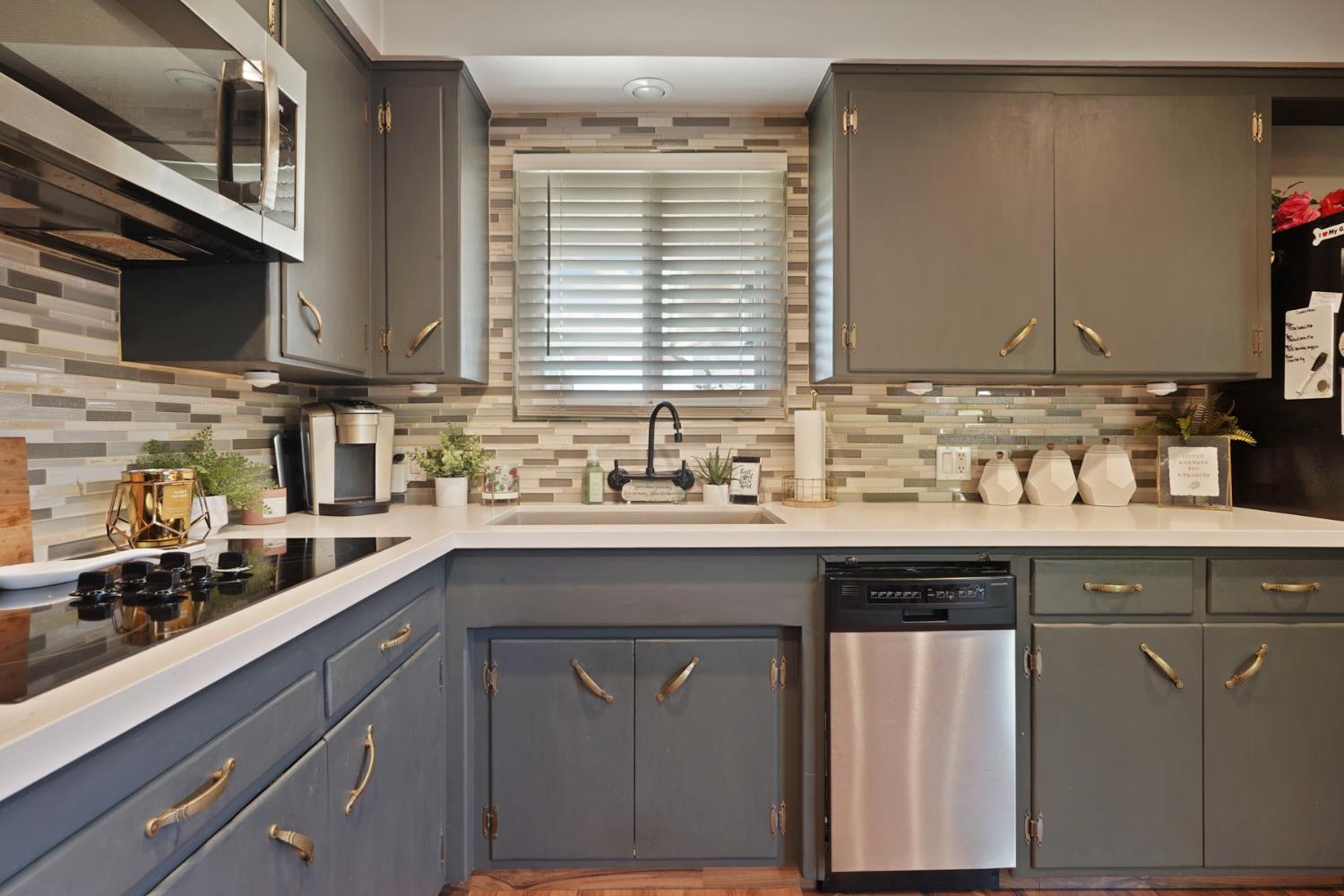 Detail Gallery Image 15 of 39 For 60 N Pacific Ave, Lodi,  CA 95242 - 3 Beds | 2 Baths