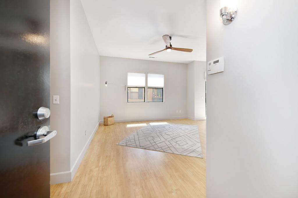 Detail Gallery Image 8 of 33 For 2117 S St #204,  Sacramento,  CA 95816 - 2 Beds | 2 Baths