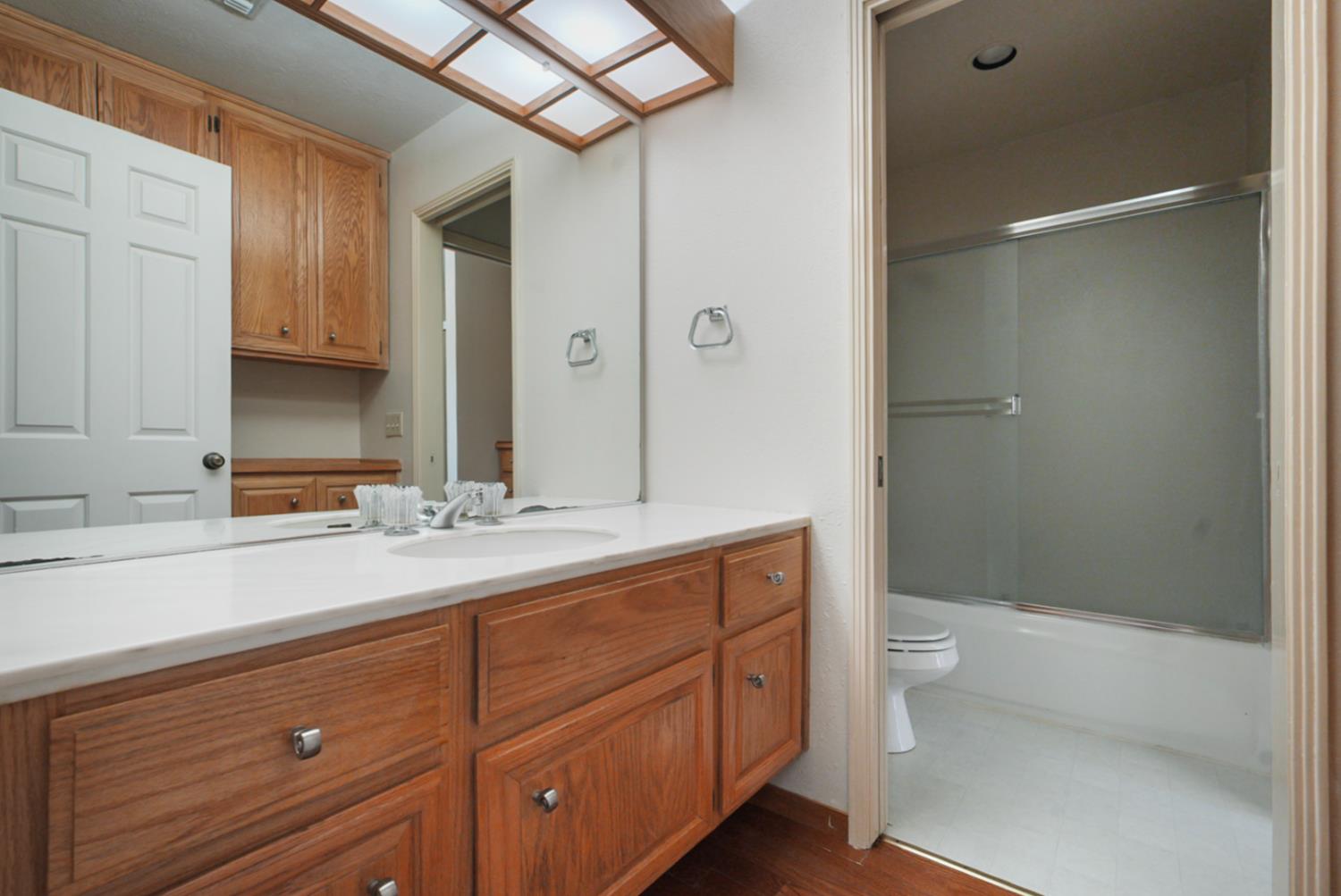 Detail Gallery Image 21 of 28 For 230 W Rumble Rd #B,  Modesto,  CA 95350 - 2 Beds | 1/1 Baths