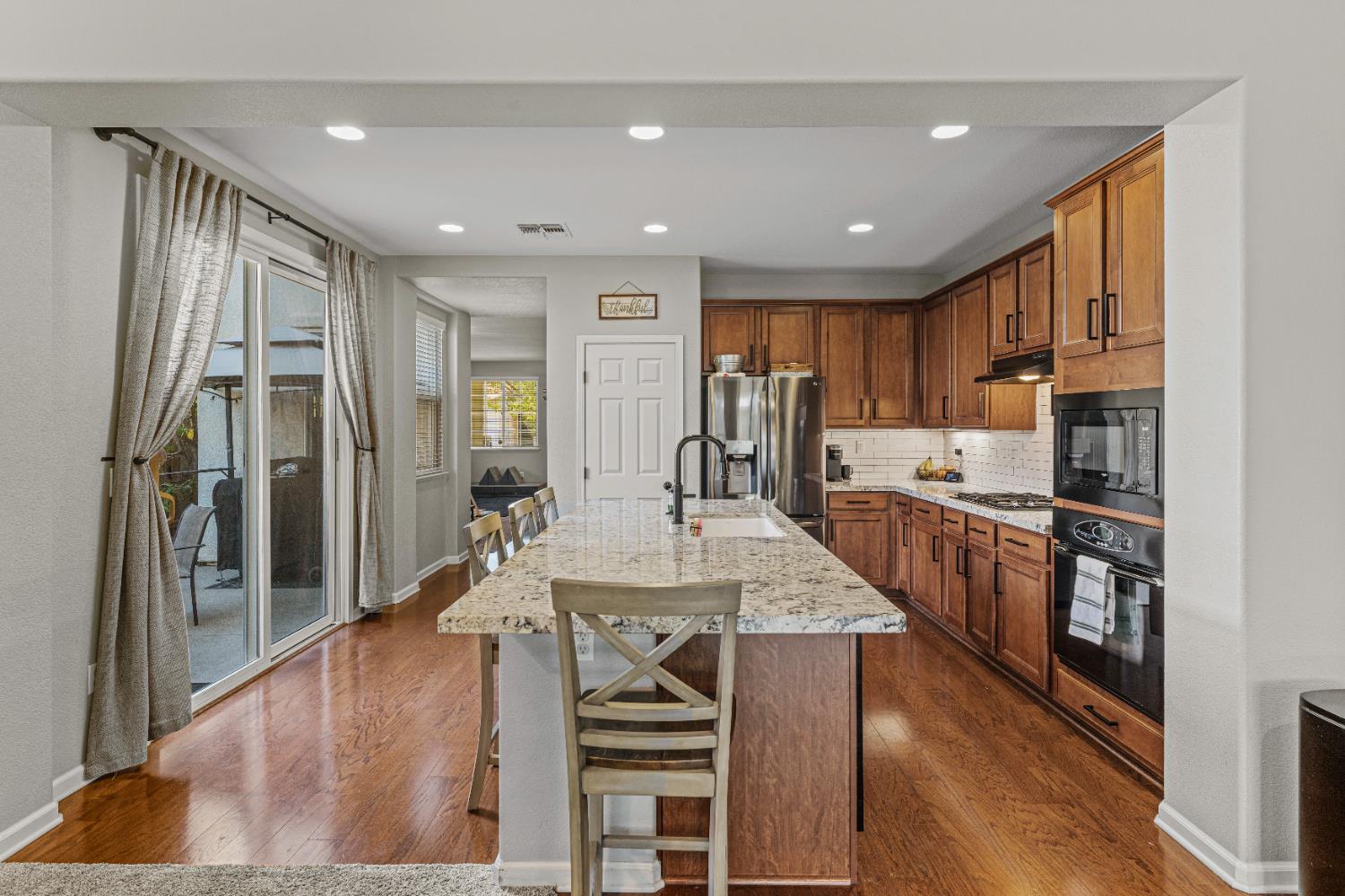 Detail Gallery Image 4 of 38 For 1283 Torrington Ln, Lincoln,  CA 95648 - 5 Beds | 3 Baths