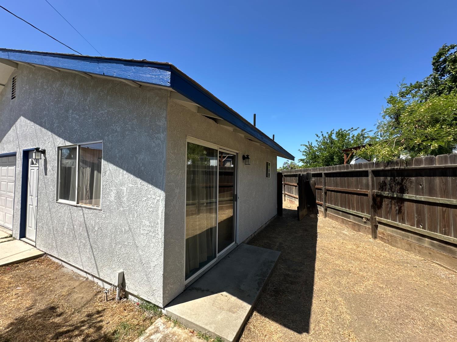 Detail Gallery Image 7 of 22 For 960 F St, Los Banos,  CA 93635 - 2 Beds | 1 Baths