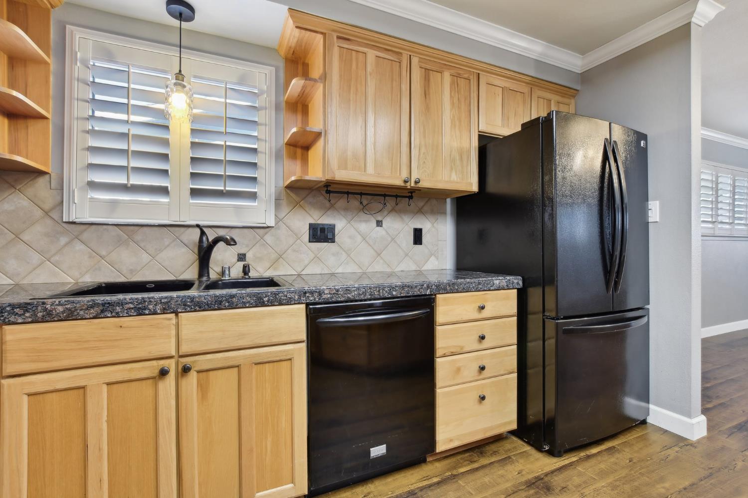 Detail Gallery Image 10 of 31 For 2408 El Lujo Way, Rancho Cordova,  CA 95670 - 3 Beds | 2 Baths