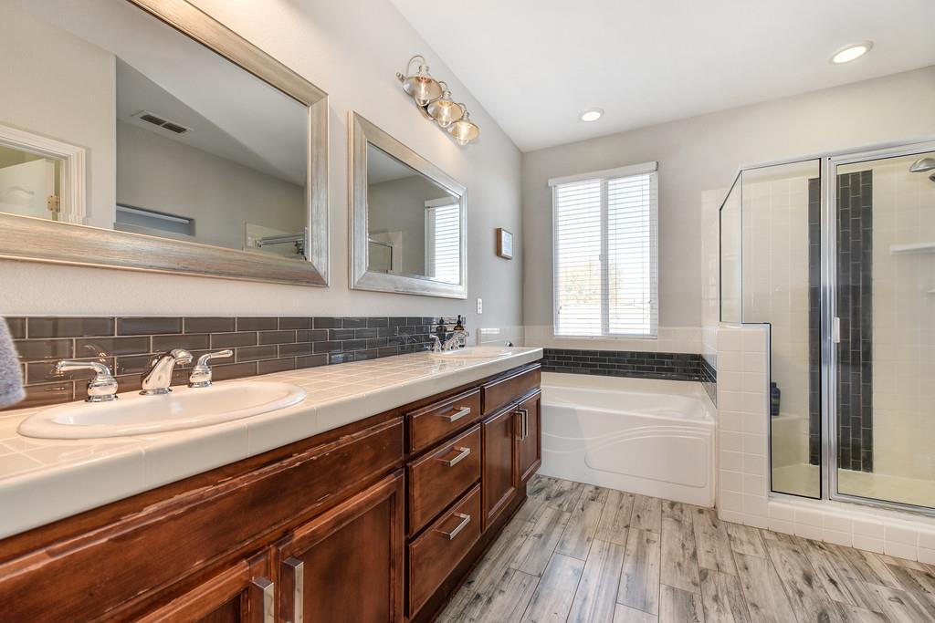Detail Gallery Image 24 of 38 For 390 Caravaggio Way, Sacramento,  CA 95835 - 3 Beds | 2/1 Baths