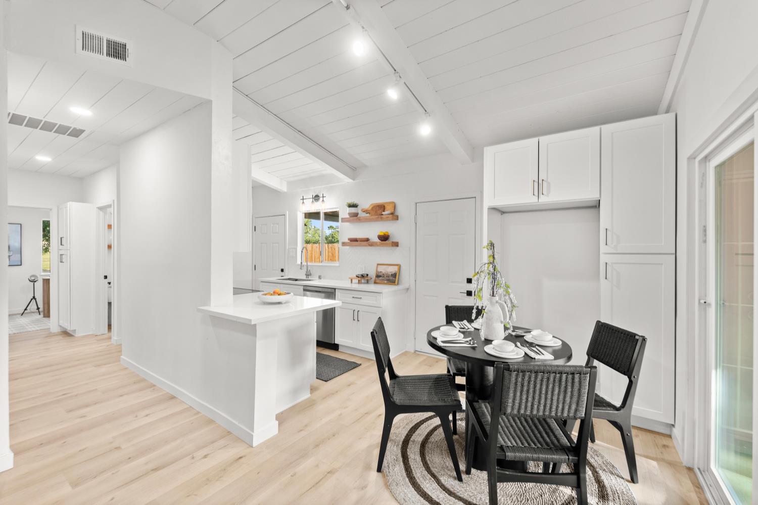 Detail Gallery Image 10 of 42 For 5500 73rd St, Sacramento,  CA 95820 - 3 Beds | 1 Baths